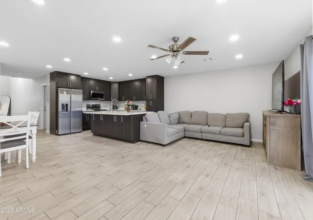 2nd image of 2431 E Pueblo Ave, Phoenix, AZ 85040 | MLS# 7039557
