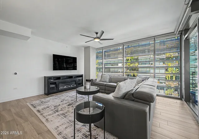 2nd image of 7120 E Kierland Blvd, Scottsdale, AZ 85254