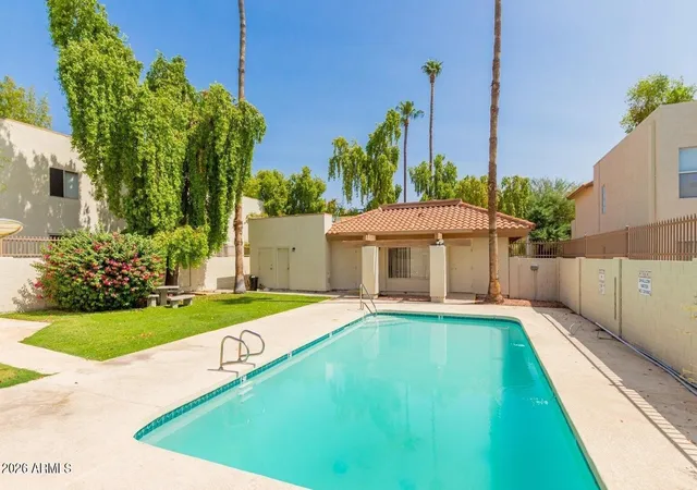 2nd image of 8808 N 8Th St, Phoenix, AZ 85020