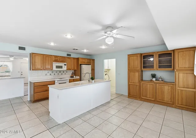 Homes for sale in Sun City, AZ | 10339 W Prairie Hills Cir, Sun City, AZ 85351 | MLS# 7042227