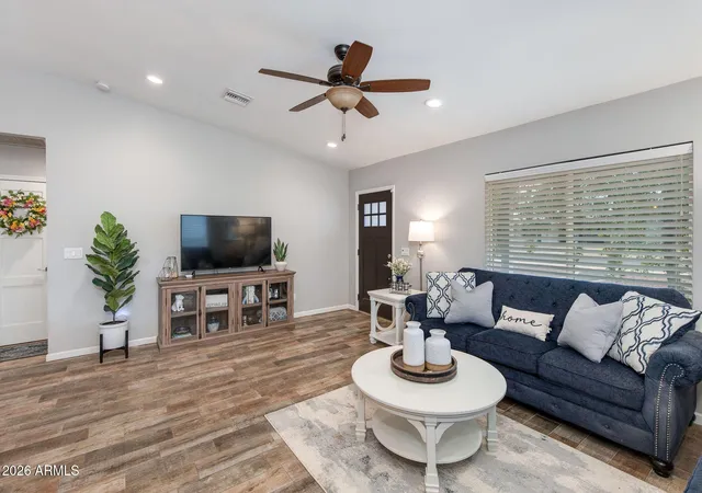 Photo 4 of Sale Pending at 1714 E Roma Ave, Phoenix, AZ 85016 | MLS# 7041536 | Listing updated on 2026-06-30