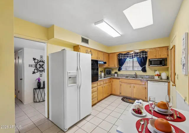 1st image of 10941 W Roundelay Cir, Sun City, AZ 85351 | MLS# 7046322