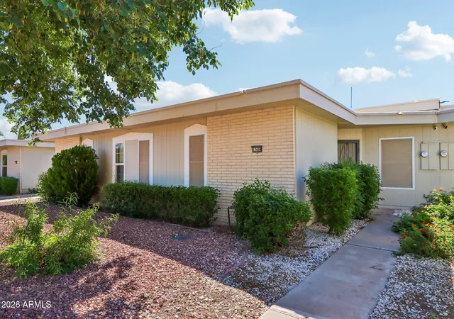 Townhouse for sale at 17438 N Boswell Blvd, Sun City, AZ 85373 | MLS# 7040372