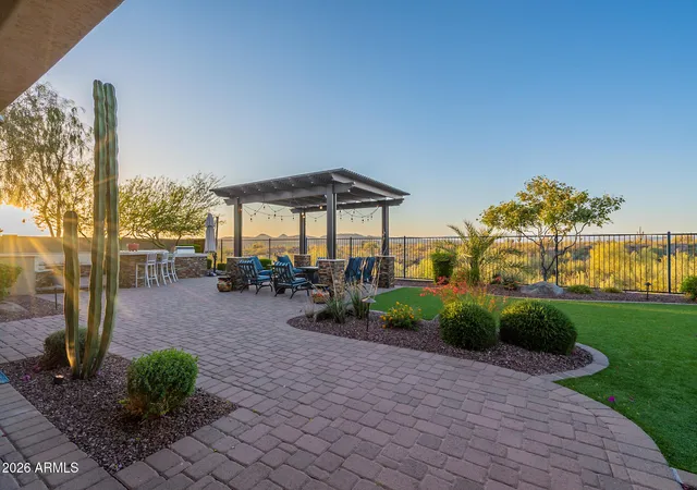 Photo 4 of Single family home for sale at 9934 W White Feather Ln, Peoria, AZ 85383 | MLS# 7043445 | Listing updated on 2026-10-08