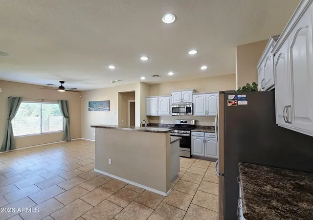 Photo 4 of Single family home for sale at 5585 Los Capanos Dr, Sierra Vista, AZ 85635 | MLS# 7039861 | Listing updated on 2026-09-21