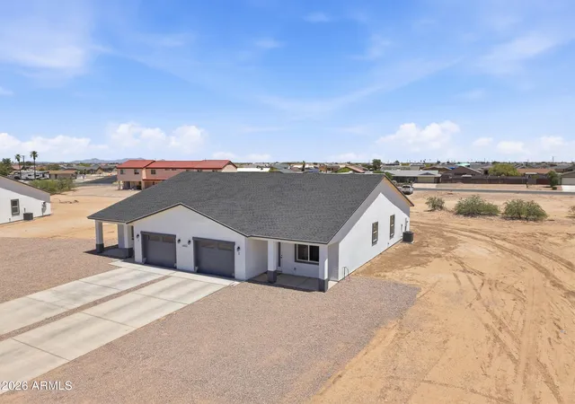 Photo 3 of Townhouse for sale at 14055 S Berwick Rd, Arizona City, AZ 85123 | MLS# 7040674 | Listing updated on 2026-10-02