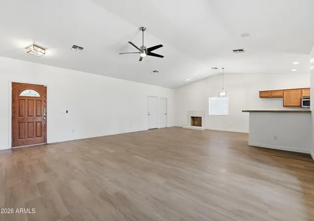 3rd image of 14215 N 39Th Dr, Phoenix, AZ 85053 | MLS# 7050279