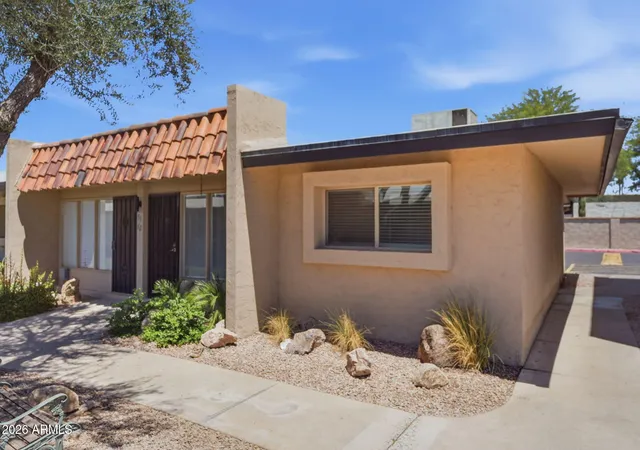 Photo 2 of Townhouse for sale at 1320 E Bethany Home Rd #52, Phoenix, AZ 85014 | MLS# 7040507 | Listing updated on 2026-08-20