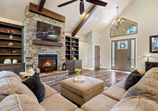 Photo 2 of Single family home for sale at 2101 S Trillium Ln, Show Low, AZ 85901 | MLS# 7040096 | Listing updated on 2026-08-18