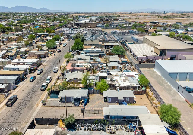 Photo 4 of Townhouse for sale at 24 W Fulton St, Phoenix, AZ 85041 | MLS# 7040737 | Listing updated on 2026-08-25