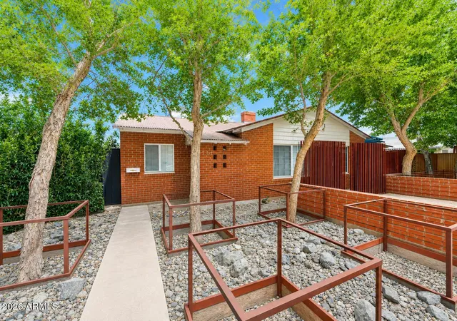 Photo 3 of Sale Pending at 2711 N 7th Street, Phoenix, AZ 85006 | MLS# 7040709 | Listing updated on 2026-07-22