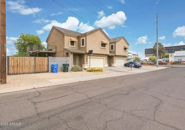 Photo 2 of Townhouse for sale at 204 E Hatcher Rd, Phoenix, AZ 85020 | MLS# 7045330 | Listing updated on 2026-09-16