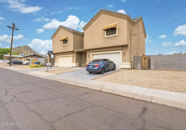 Photo 3 of Townhouse for sale at 204 E Hatcher Rd, Phoenix, AZ 85020 | MLS# 7045330 | Listing updated on 2026-09-16