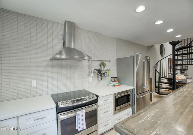Photo 3 of Townhouse for sale at 1058 E Whitton Ave, Phoenix, AZ 85014 | MLS# 7043196 | Listing updated on 2026-07-08
