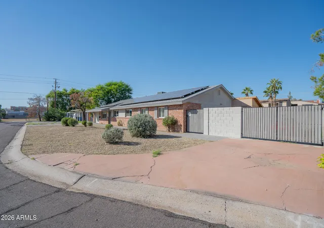 Photo 2 of Single family home for sale at 1008 E Citrus Way, Phoenix, AZ 85014 | MLS# 7040634 | Listing updated on 2026-09-18