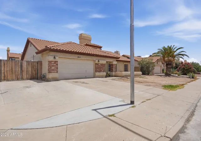 Photo 2 of Single family home for sale at 12511 N 79th Avenue, Peoria, AZ 85381 | MLS# 7040896 | Listing updated on 2026-08-11
