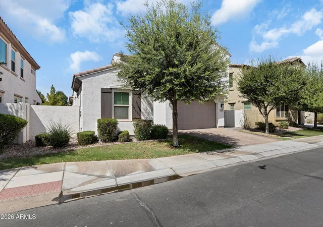Photo 2 of Single family home for sale at 956 W Yellowstone Wy, Chandler, AZ 85248 | MLS# 7069765 | Listing updated on 2026-09-02