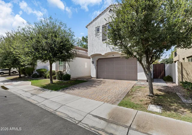 Photo 2 of Single family home for sale at 956 W Yellowstone Wy, Chandler, AZ 85248 | MLS# 7069765 | Listing updated on 2026-09-02