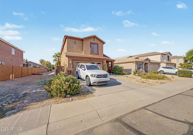 Photo 3 of Single family home for sale at 2682 E Cowboy Cvs Trl, San Tan Valley, AZ 85143 | MLS# 7046363 | Listing updated on 2026-09-26