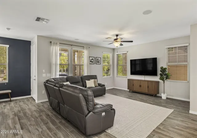 Photo 4 of Single family home for sale at 2022 W Desert Holw Dr, Phoenix, AZ 85085 | MLS# 7041326 | Listing updated on 2026-10-19