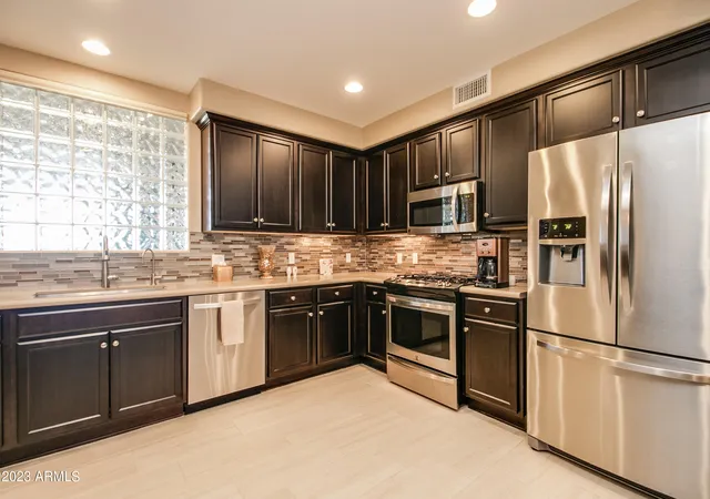 3rd image of 17850 N 68Th St #2165, Phoenix, AZ 85054 | MLS# 7049501