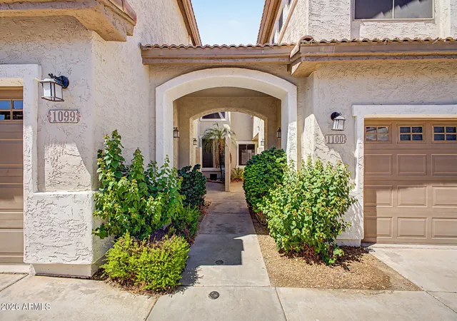 Photo 2 of Townhouse for sale at 1024 E Frye Rd #1100, Phoenix, AZ 85048 | MLS# 7041192 | Listing updated on 2026-07-24
