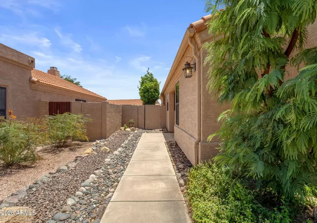 Photo 4 of Single family home for sale at 12137 N Finch Dr, Fountain Hills, AZ 85268 | MLS# 7044916 | Listing updated on 2026-09-13
