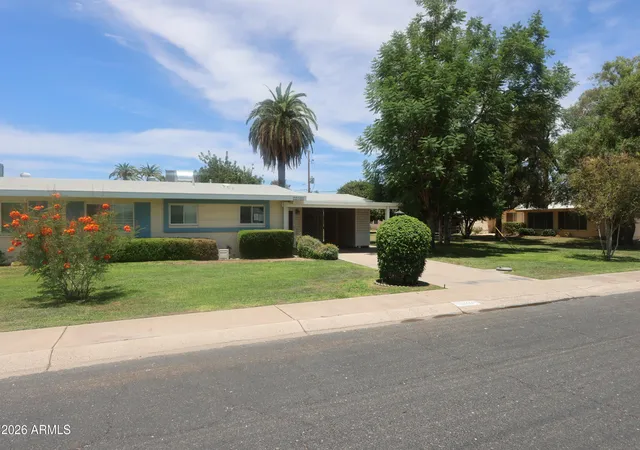 Photo 2 of Sale Pending at 10222 W Snead Cir S, Sun City, AZ 85351 | MLS# 7041254 | Listing updated on 2026-08-26