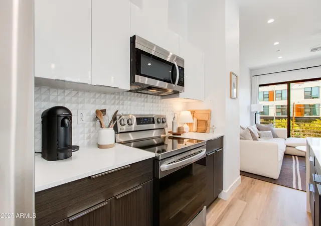 Photo 3 of Townhouse for sale at 4220 N 32nd Street #Unit 37, Phoenix, AZ 85018 | MLS# 7041521 | Listing updated on 2026-10-23
