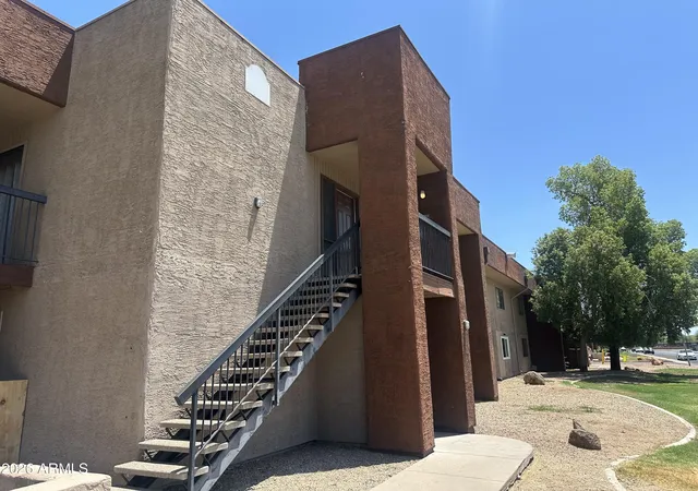 Photo 3 of Townhouse for sale at 3810 N Maryvale Pkwy #2055, Phoenix, AZ 85031 | MLS# 7043488 | Listing updated on 2026-08-18