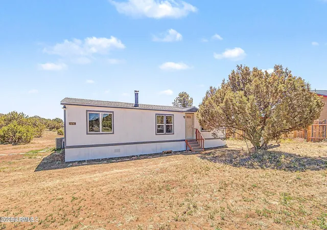 Photo 2 of Manufactured home for sale at 5241 N Cunning Blvd, Williams, AZ 86046 | MLS# 7041593 | Listing updated on 2026-07-09
