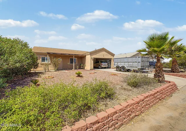 Homes for sale in Morristown, AZ | 445 W Reizen Dr, Morristown, AZ 85342 | MLS# 7043036