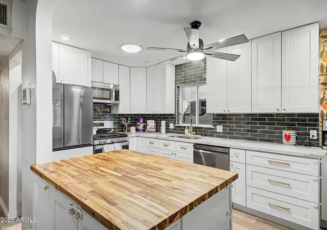 Photo 3 of Sale Pending at 4524 N 24th Place, Phoenix, AZ 85016 | MLS# 7041710 | Listing updated on 2026-07-27