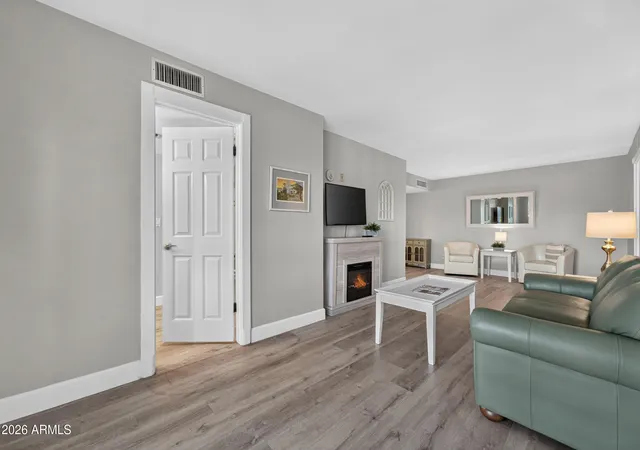 Photo 4 of Townhouse for sale at 5102 N 31st Place #433, Phoenix, AZ 85016 | MLS# 7042221 | Listing updated on 2026-07-19