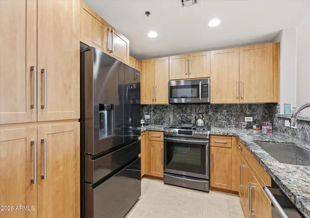 1st image of 17 W Vernon Ave #514, Phoenix, AZ 85003 | MLS# 7044004