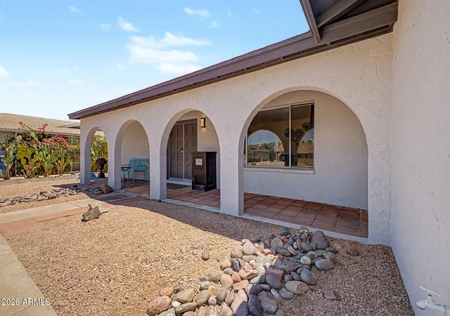 Photo 3 of Sale Pending at 1139 E Watson Dr, Tempe, AZ 85283 | MLS# 7043968 | Listing updated on 2026-07-20