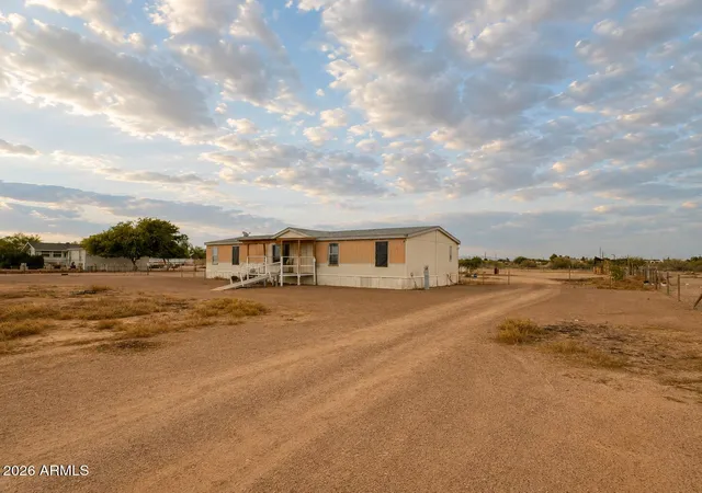 Photo 3 of Manufactured home for sale at 1017 S 373 Avenue, Tonopah, AZ 85354 | MLS# 7042114 | Listing updated on 2026-08-24