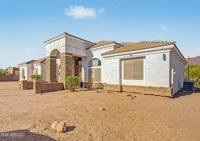 Photo 3 of Single family home for sale at 529 S Val Vista Rd, Apache Junction, AZ 85119 | MLS# 7042897 | Listing updated on 2026-08-11