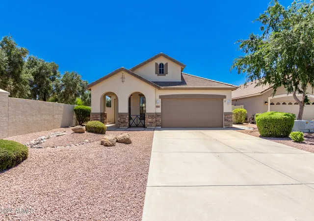 Photo 3 of Single family home for sale at 4261 E Crown Ct, Gilbert, AZ 85298 | MLS# 7042564 | Listing updated on 2026-08-11