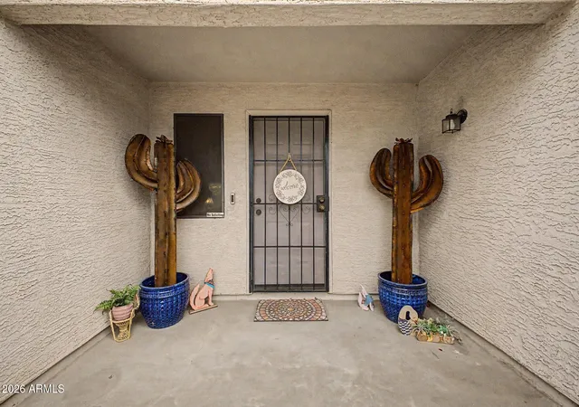 Homes for sale in Phoenix, AZ | 3073 W Country Club Ter, Phoenix, AZ 85027 | MLS# 7041996