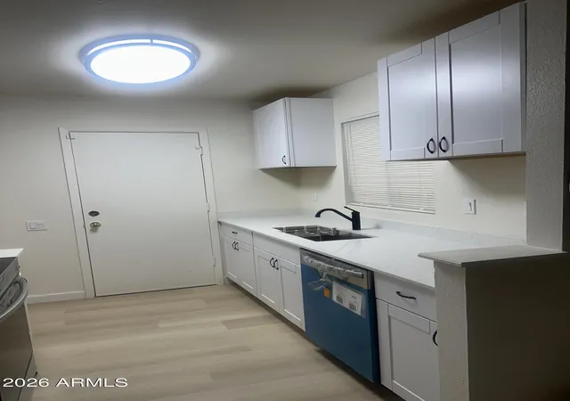 Photo 2 of Townhouse for sale at 4044 E Carson Rd, Phoenix, AZ 85042 | MLS# 7046936 | Listing updated on 2026-09-03