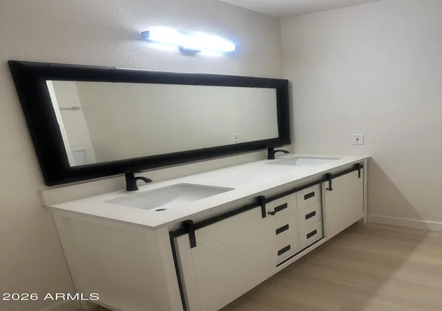 Photo 4 of Townhouse for sale at 4044 E Carson Rd, Phoenix, AZ 85042 | MLS# 7046936 | Listing updated on 2026-09-03