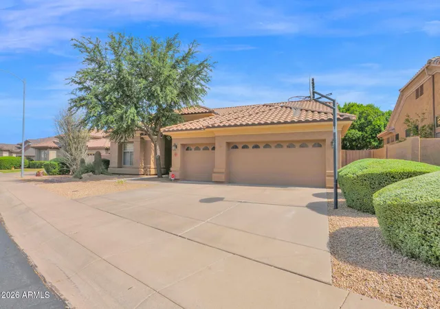 Photo 3 of Sale Pending at 5559 E Sheena Dr, Scottsdale, AZ 85254 | MLS# 7048665 | Listing updated on 2026-09-14