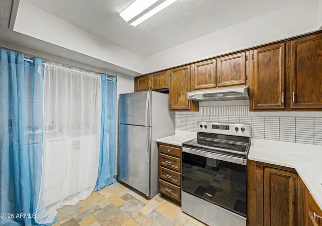 Photo 4 of Townhouse for sale at 910 N Center St #16, Mesa, AZ 85201 | MLS# 7049175 | Listing updated on 2026-09-15