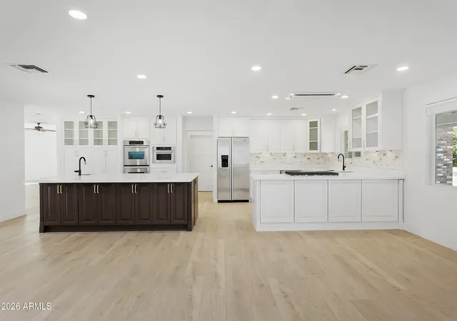 Photo 4 of Single family home for sale at 7801 N 16th Lane, Phoenix, AZ 85021 | MLS# 7043071 | Listing updated on 2026-09-12