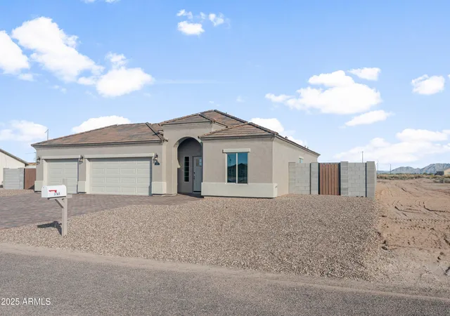 Homes for sale in Eloy, AZ | 4050 N Kioha Dr, Eloy, AZ 85131 | MLS# 7049018