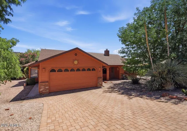 Photo 4 of Sale Pending at 120 Evening Glow Pl, Sedona, AZ 86351 | MLS# 7043918 | Listing updated on 2026-07-28