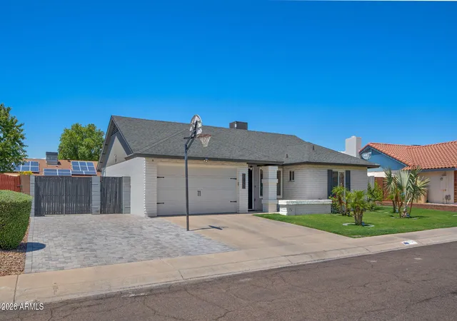 Homes for sale in Glendale, AZ | 6120 W Shangri La Rd, Glendale, AZ 85304 | MLS# 7042493