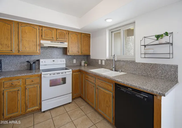 Photo 3 of Condo for sale at 16624 E Palisades Blvd #204, Fountain Hills, AZ 85268 | MLS# 7048305 | Listing updated on 2026-08-15