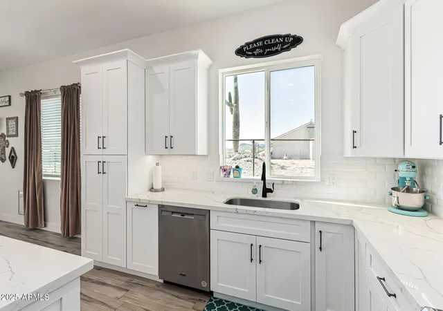 Photo 3 of Single family home for sale at 3925 W Moon Dust Trl, San Tan Valley, AZ 85144 | MLS# 7042595 | Listing updated on 2026-09-28